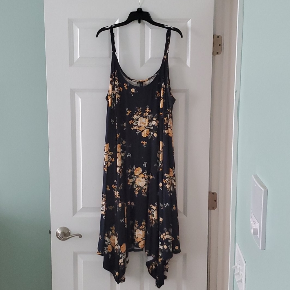 Floral print sharkbite dress